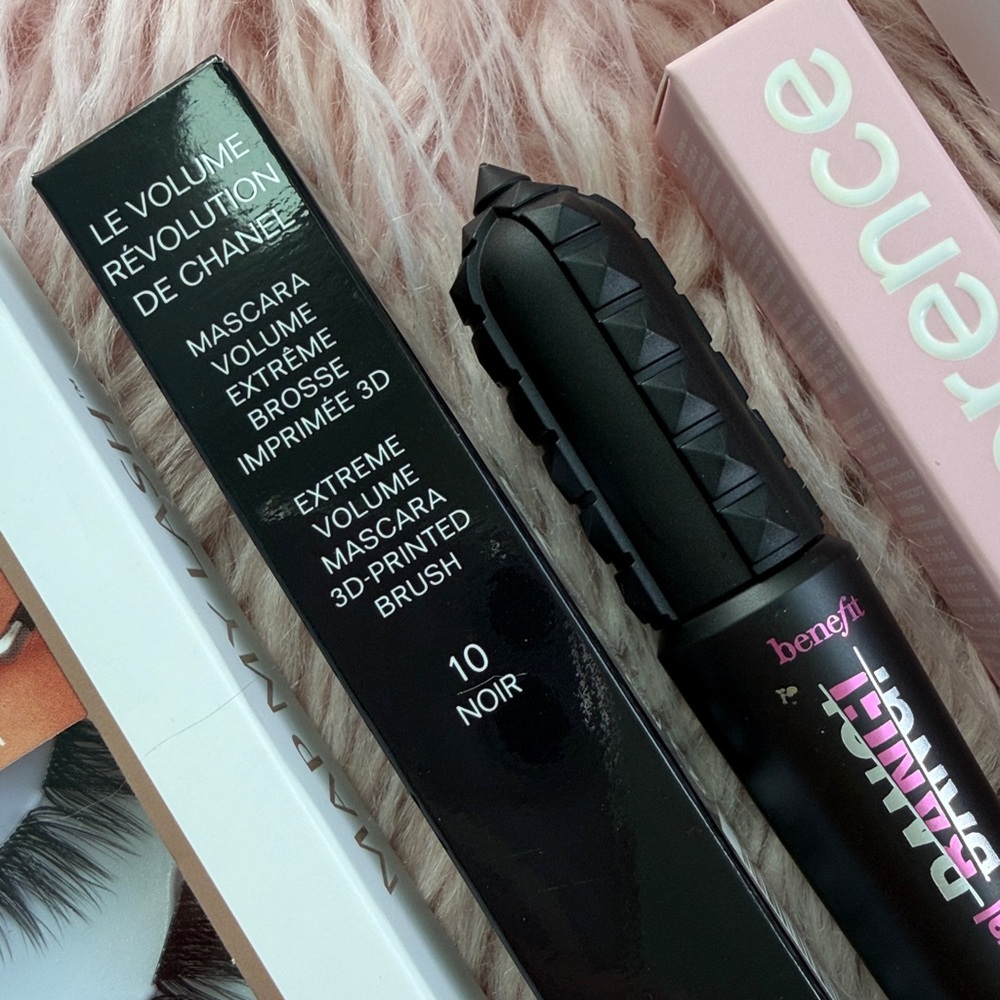 CHANEL. le Volume Mascara + Ardell Cat Eye Pre-Mapped Lashes. 100% Authentic